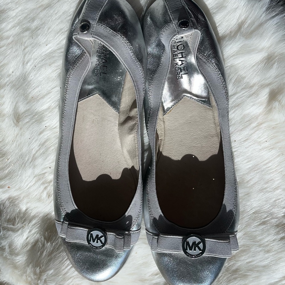 MICHAEL KORS FLATS